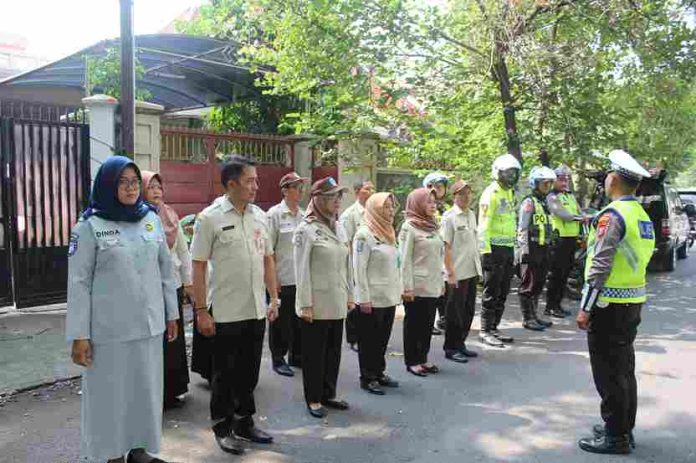 Operasi Gabungan Samsat Surabaya Utara Sapa Masyarakat Untuk Tertib Pajak  