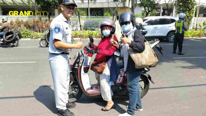 Jasa Raharja Surabaya Gelar Aksi Simpatik Upaya Pencegahan Kecelakaan dan Fatalitas Korban Laka Lantas