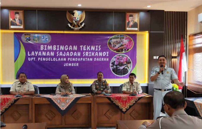 Bimbingan Teknis Layanan SAJADAH Srikandi Samsat Jember Berlangsung