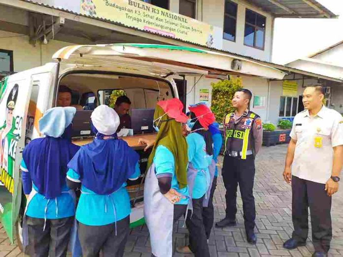 Jasa Raharja Bersama Tim Pembina Samsat Melaksanakan Giat Samsat Kawin  