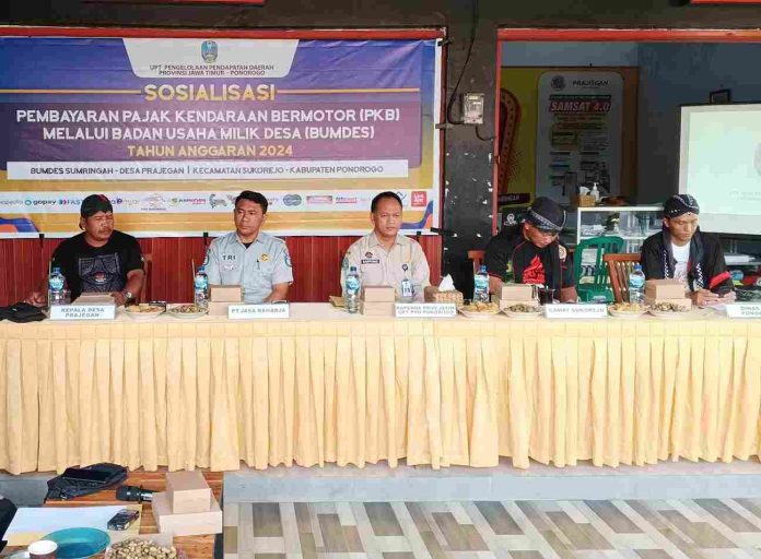 Tim Samsat Ponorogo Lakukan Sosialisasi Manfaat PKB dan SWDKLLJ serta Kemudahan Pembayaran melalui Bumdes  