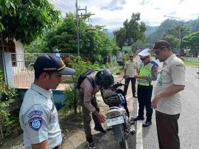 Tingkatkan Kepatuhan Pajak di Pacitan, Tim Samsat Pacitan Gelar Operasi Gabungan