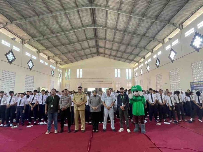 Tingkatkan Kesadaran Keselamatan Berlalu Lintas, Jasa Raharja Gelar PPKL di SMAN 7 Kediri  