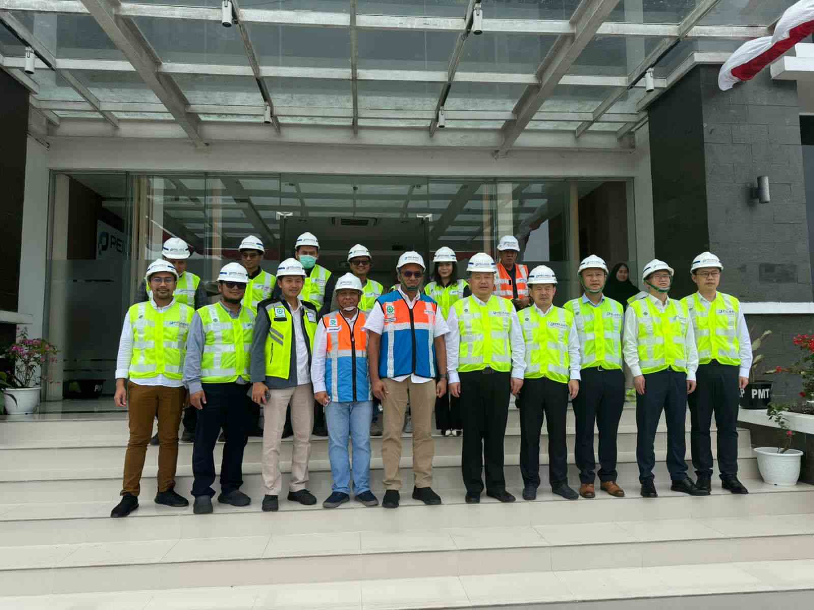 6 Delegasi Zhejiang Seaport Group Lakukan Kunjungan Bisnis di PT. PMT Kuala Tanjung